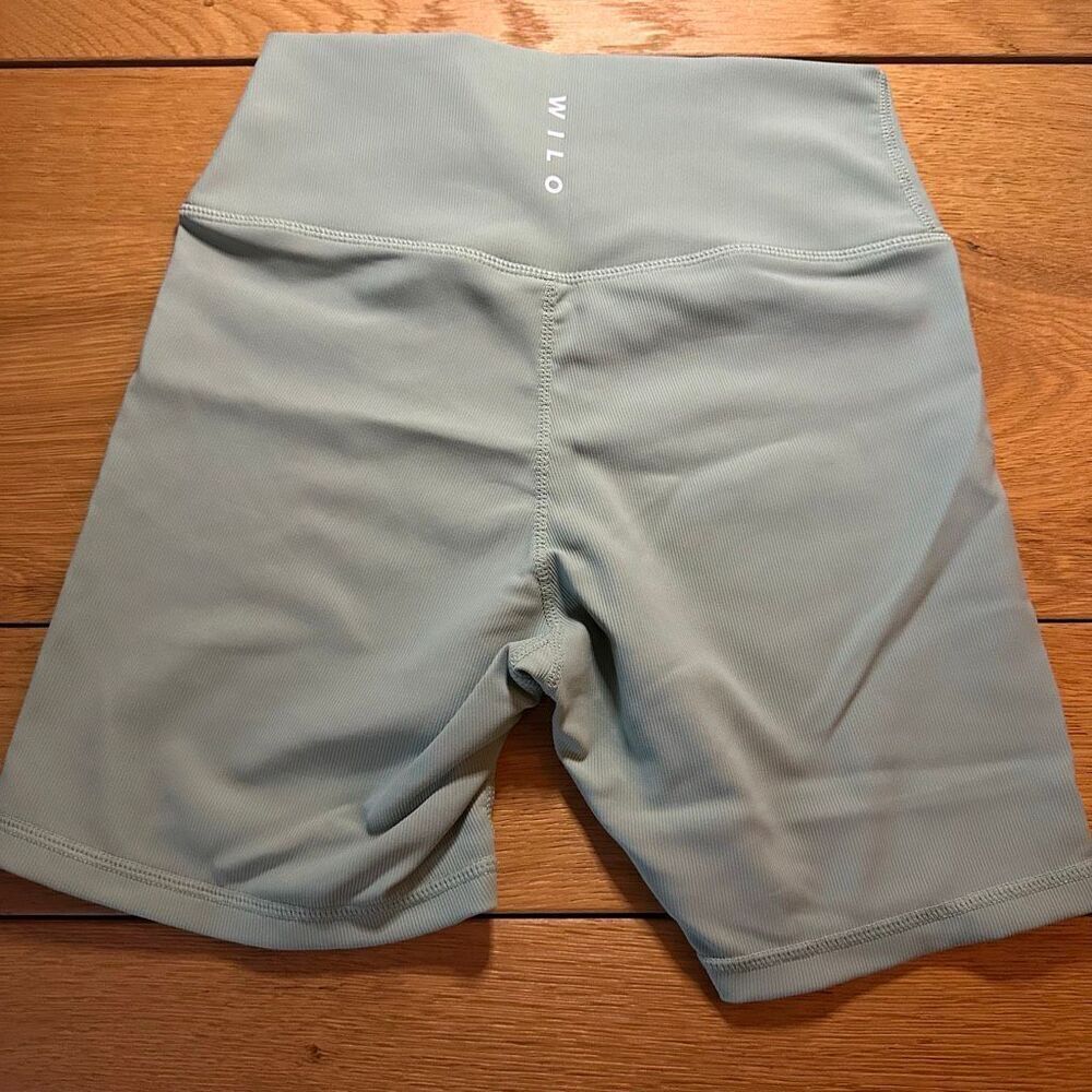 Wilo sage green bike shorts small